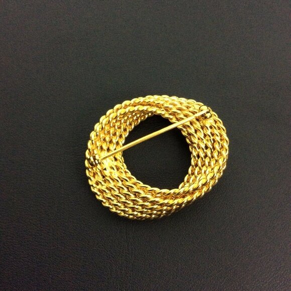 Vintage 80s Goldtone Twisted Braided Oval Brooch Lapel Pin Metal Alloy - Picture 2 of 3